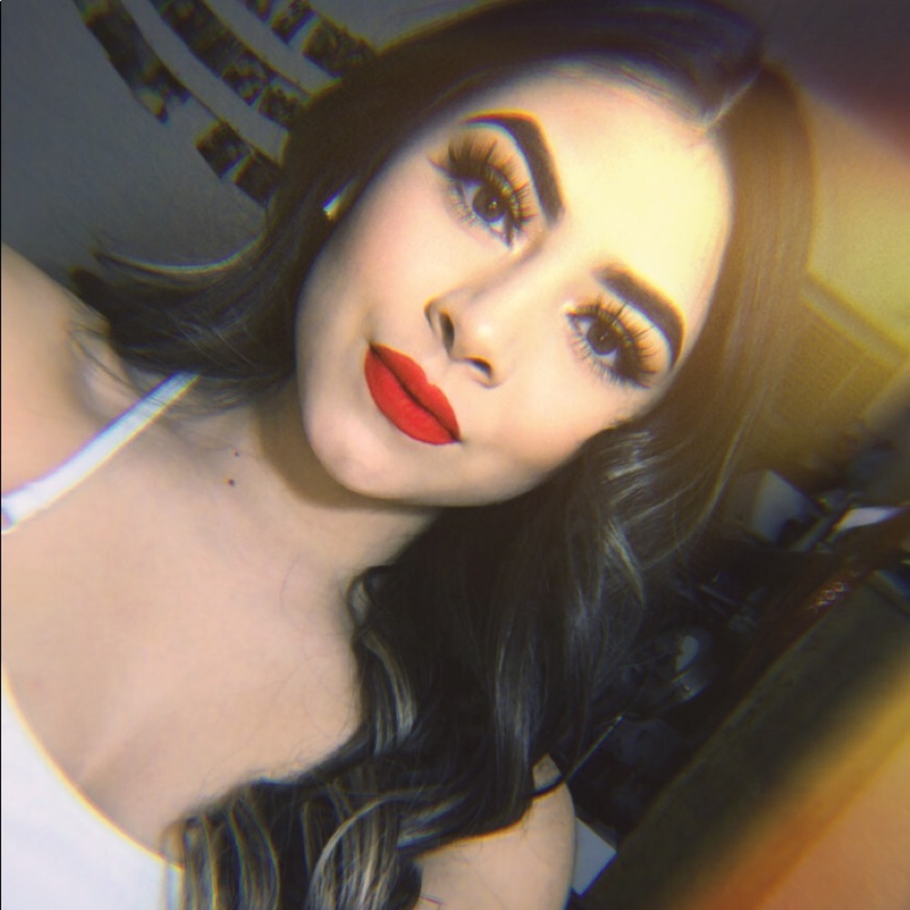 Meet your Posher, Kaely